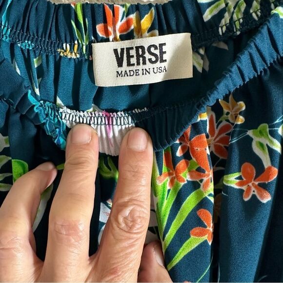 Verse - Arina Off the Shoulder Blouse - Tropical/Floral Print - Medium - Picture 6 of 9